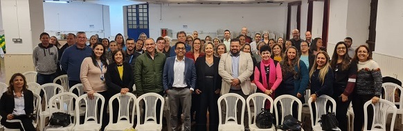 Secretário Igor de Alvarenga se reúne com gestores de escolas na SRE de Caxambu. Foto: Bianca Gianinni. 